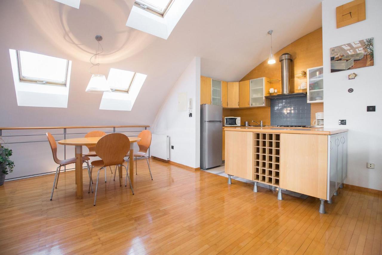 Penthouse With Private Parking *