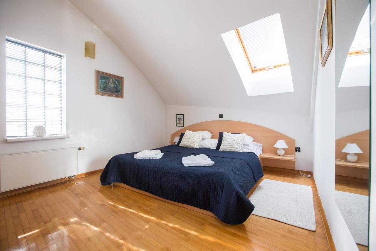 Penthouse With Private Parking