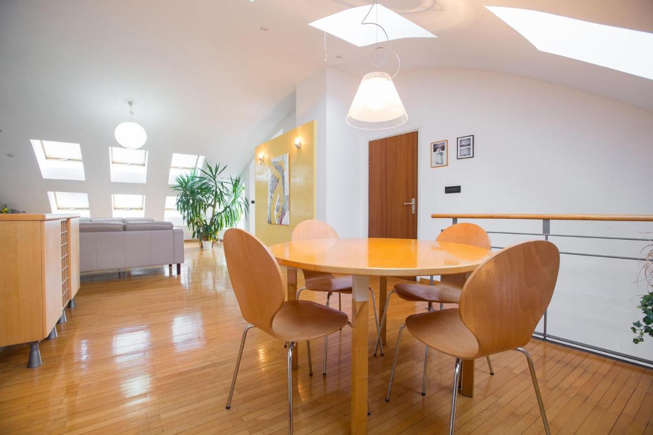Apartment Penthouse Apartment With Private Parking *