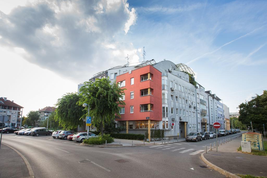 Penthouse With Private Parking Apartmán *